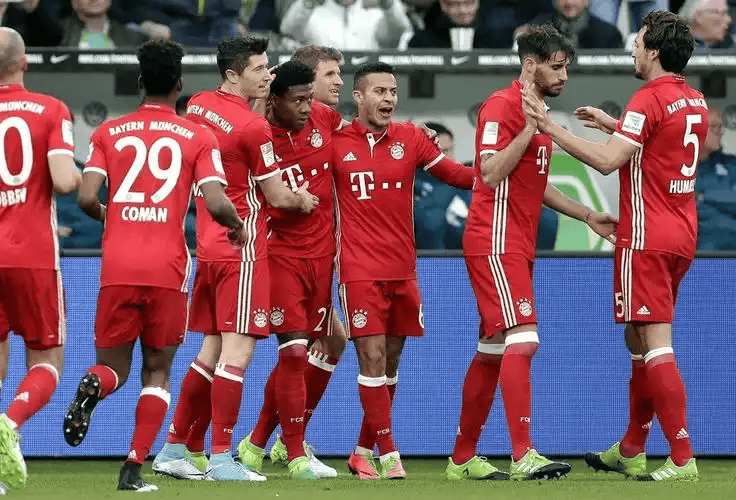 欧冠巅峰德比！拜仁主场迎战皇马，首回合2-1悬念拉满，谁能锁定四强？